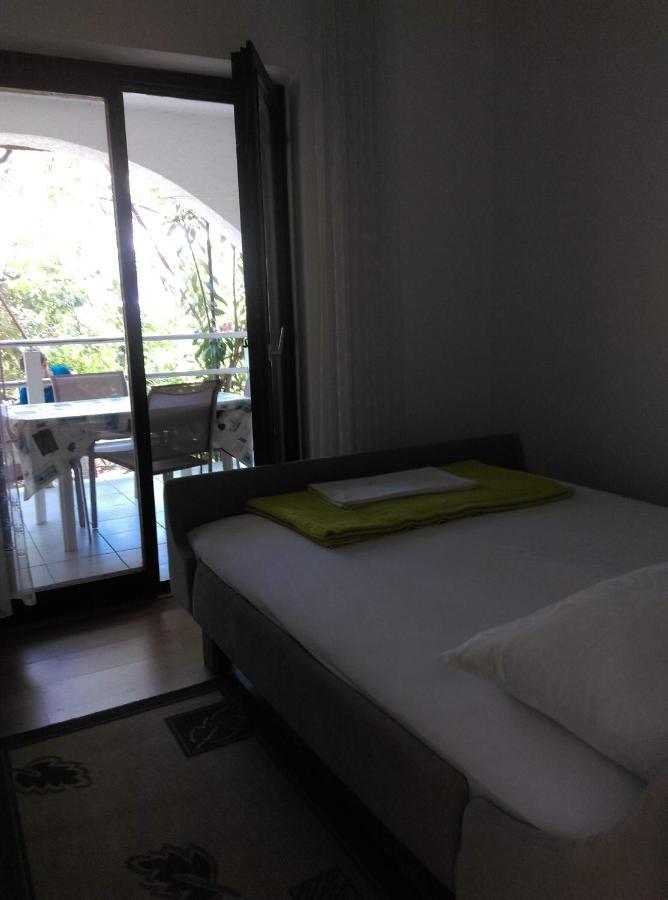 Apartmani Vrzic Baska  Ngoại thất bức ảnh